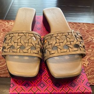 TORY BURCH BASKETWEAVE CLOGS IN Almond Flour, BNIB, MSRP$287